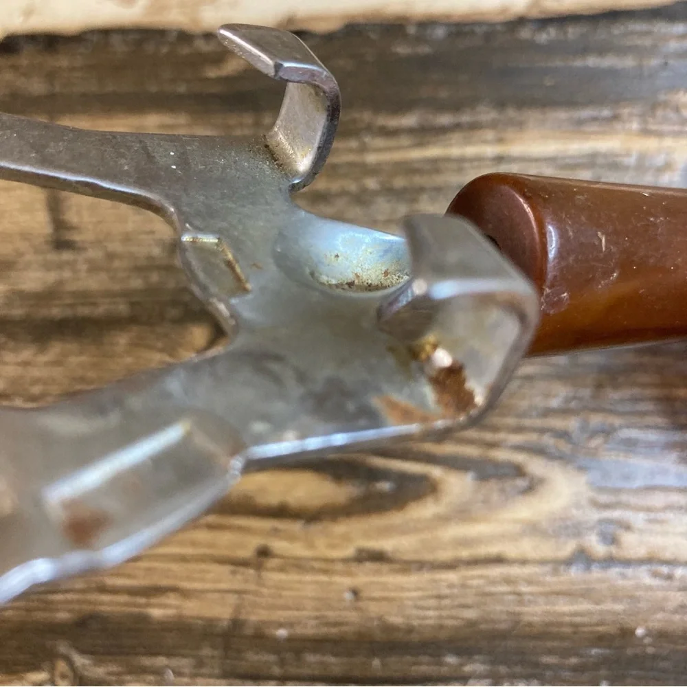 Vintage 3 way manual can opener